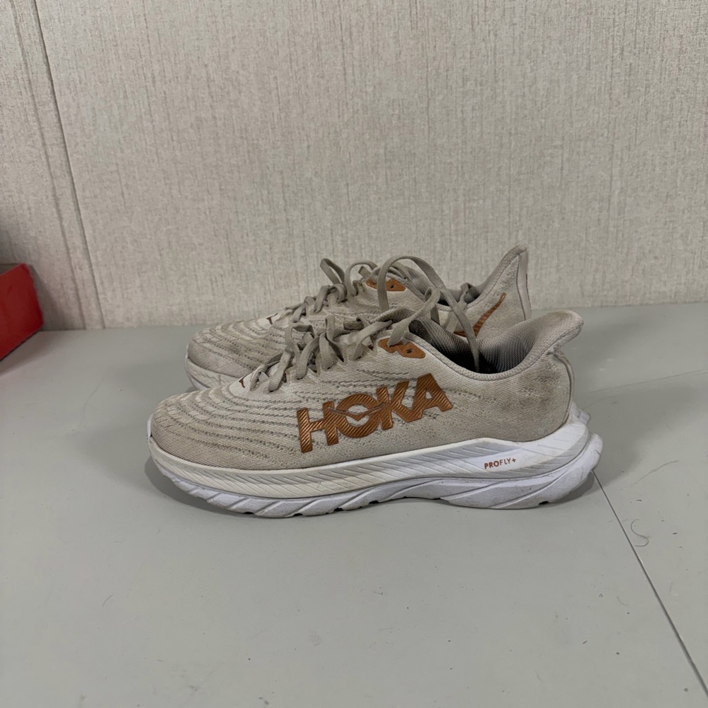 Hoka One One‎ HOKA Mach 5 White Copper Without Shoes Insert Size 9b